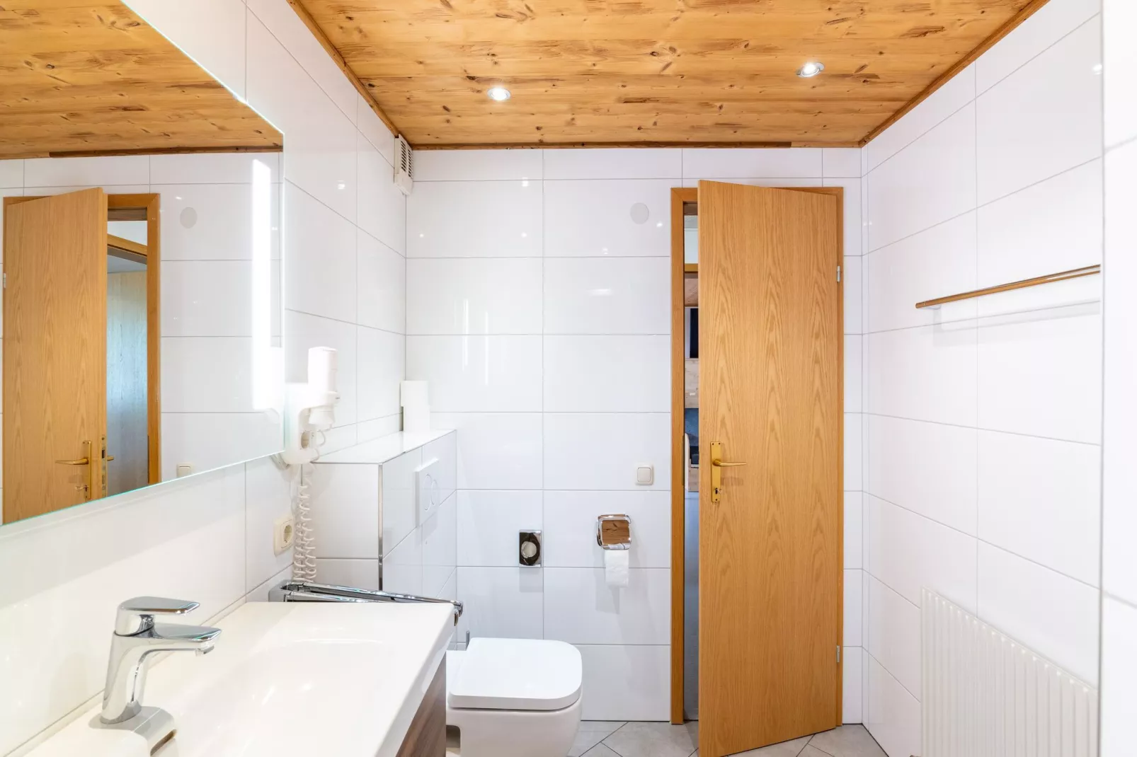 Apartment 2-4/3-Bathroom