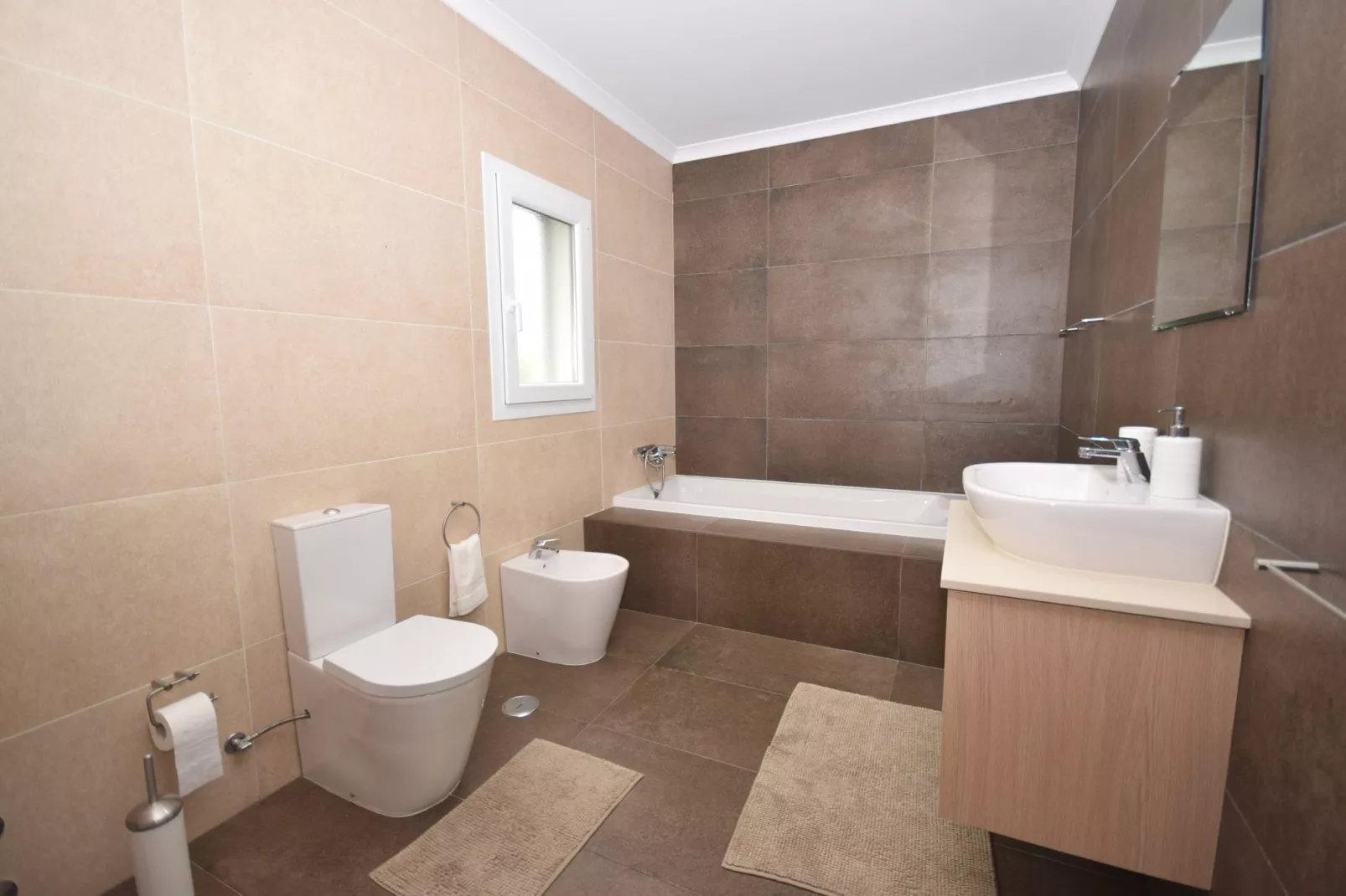 Villa Colina-Bathroom