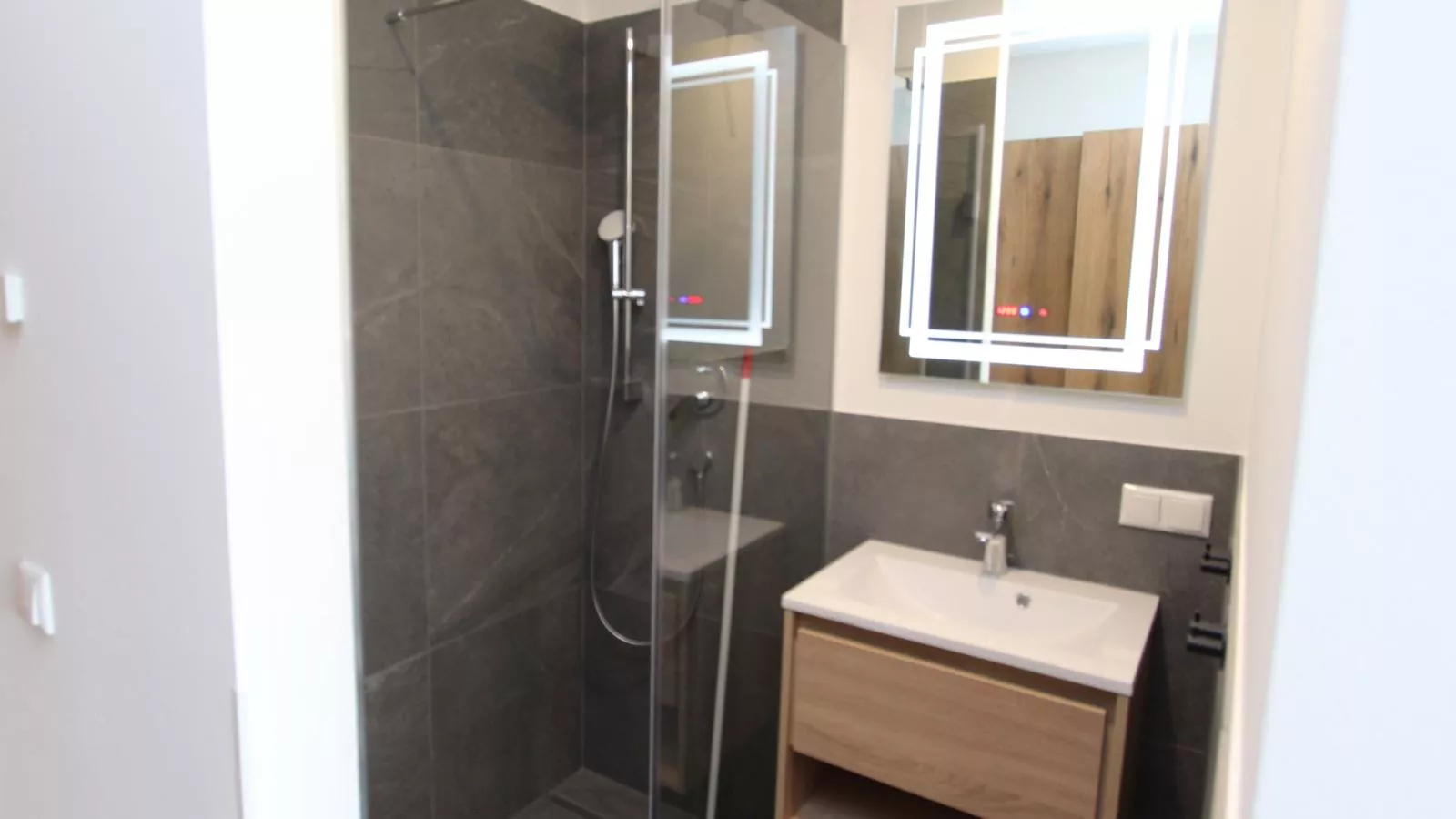 Grebenzen Lodge 53-Bathroom