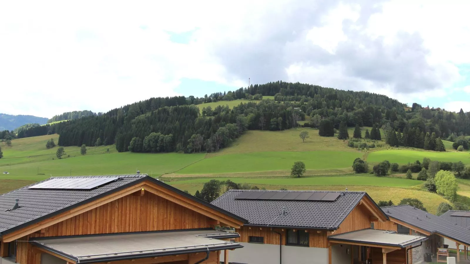 Grebenzen Lodge 53-View summer