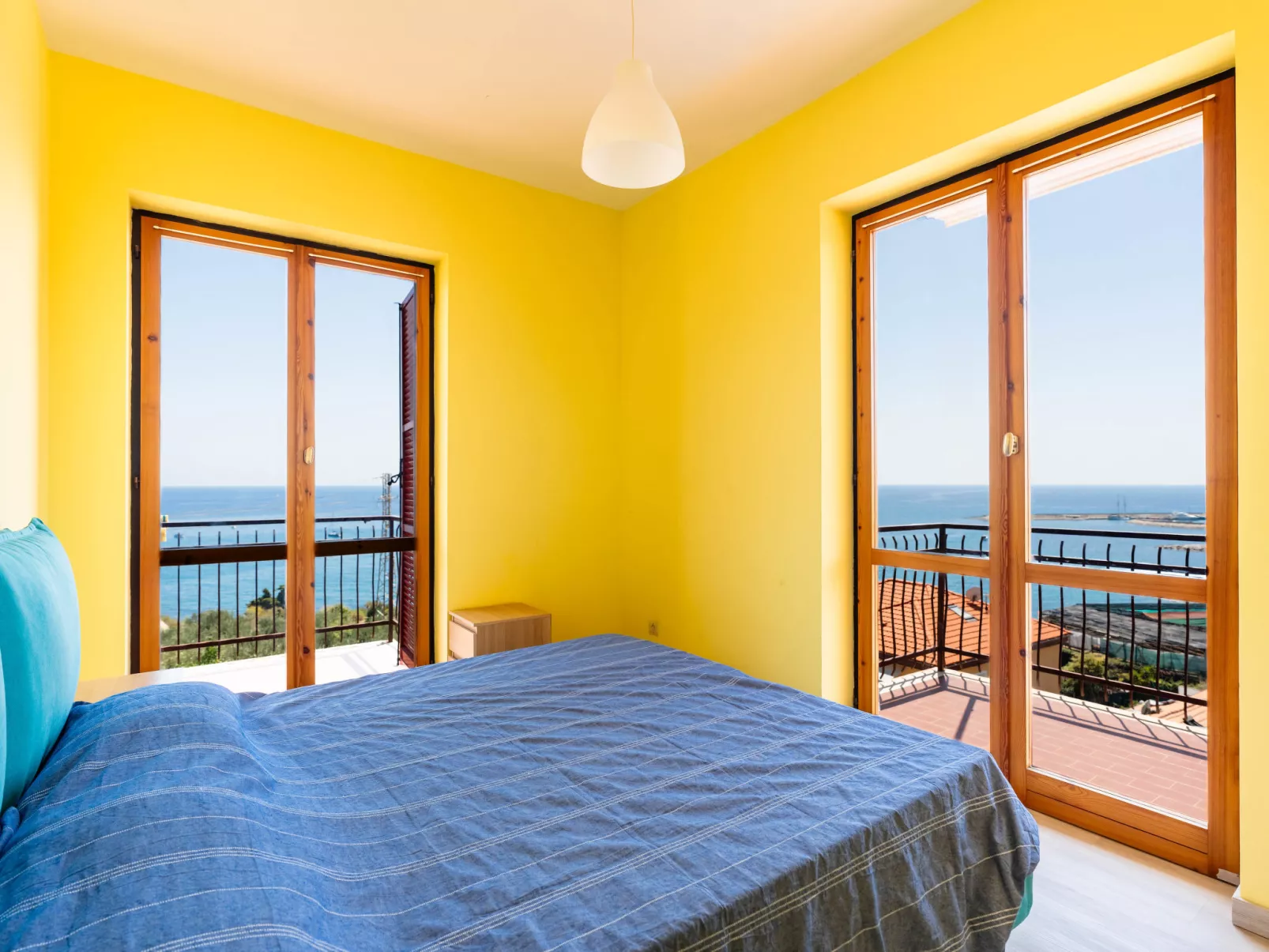 Sunny Home-Inside