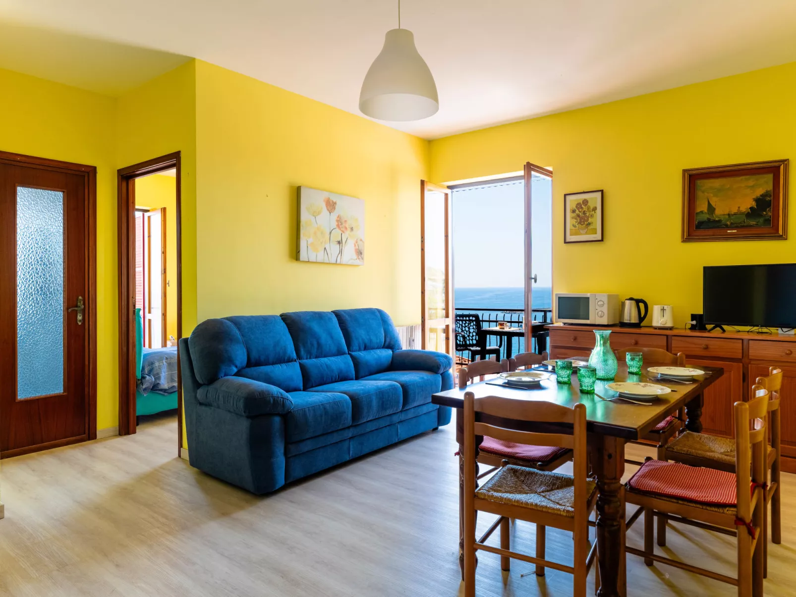 Sunny Home-Inside