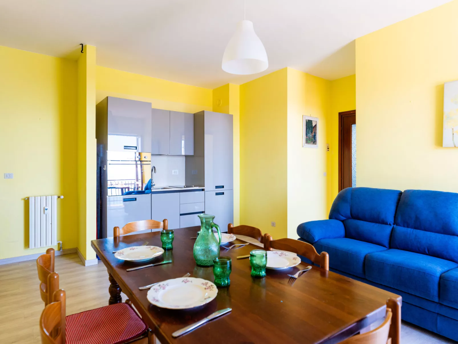 Sunny Home-Inside