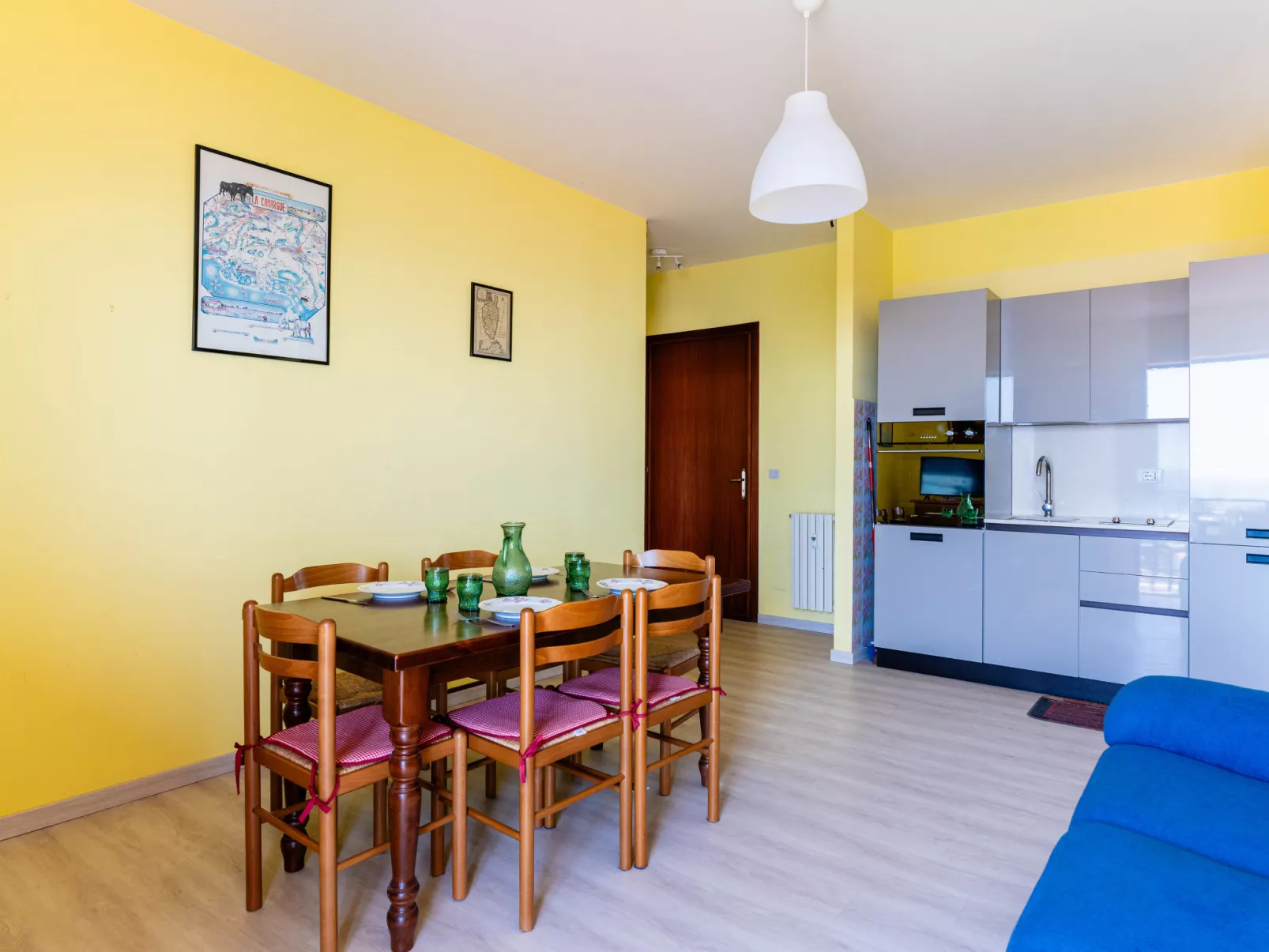 Sunny Home-Inside