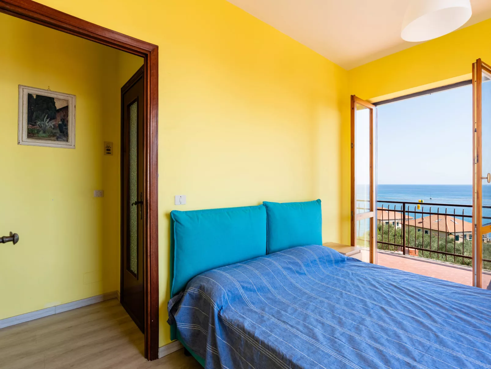 Sunny Home-Inside