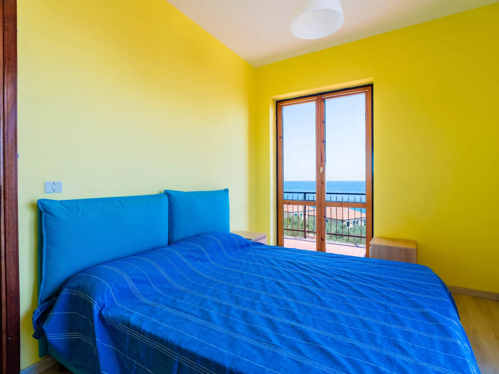 Sunny Home-Inside