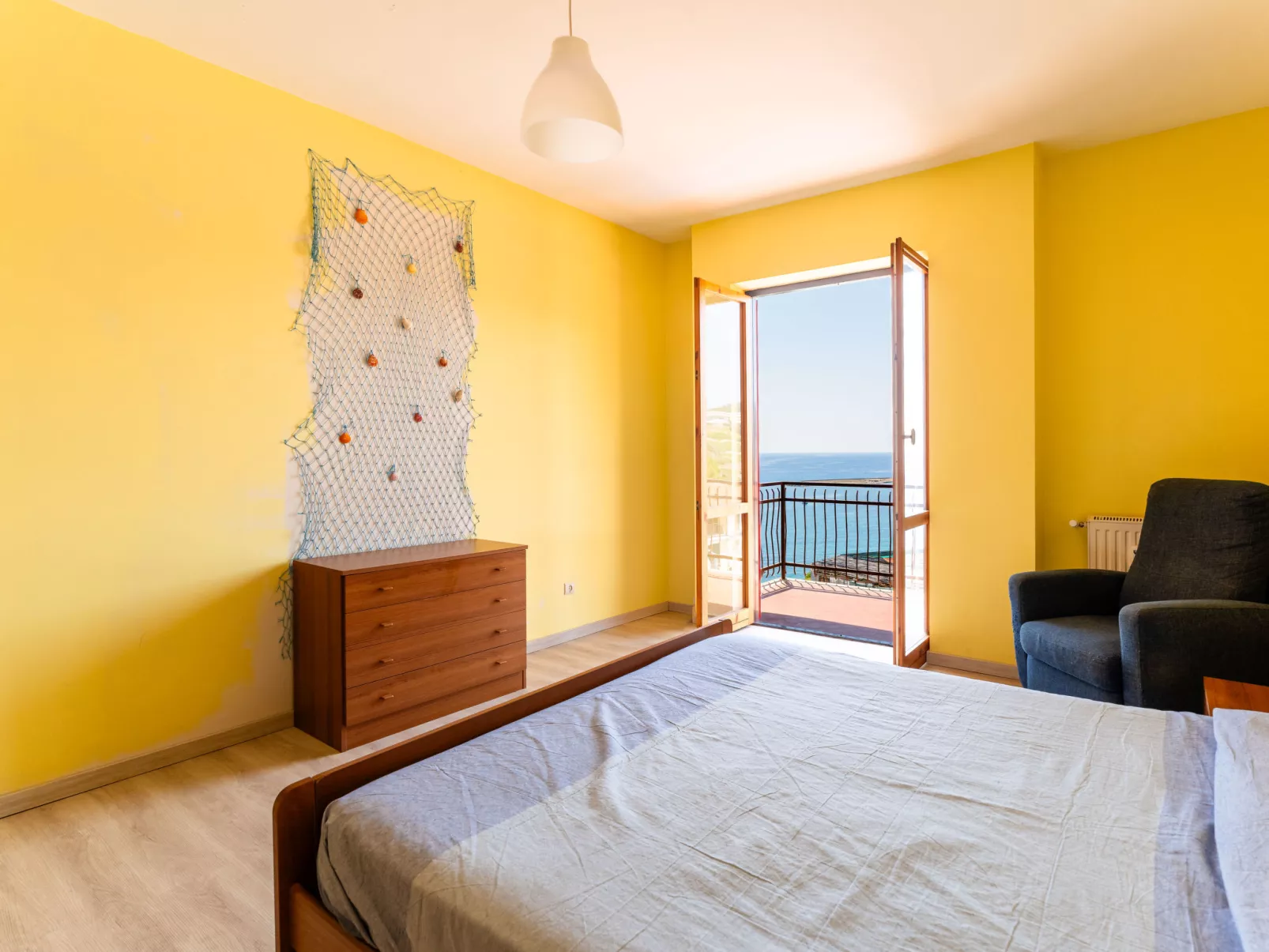 Sunny Home-Inside