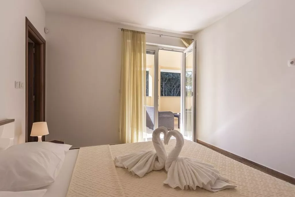 166266-Bedroom