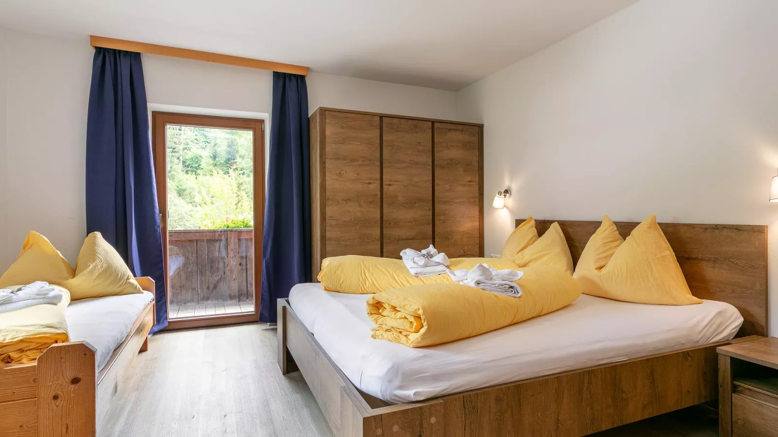 Zellner Top 9-Bedroom