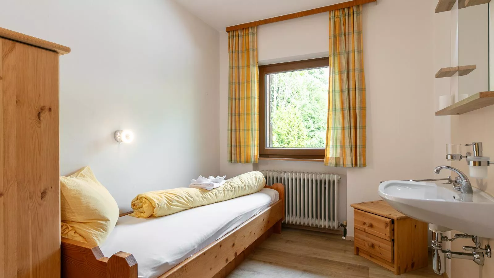 Zellner Top 9-Bedroom