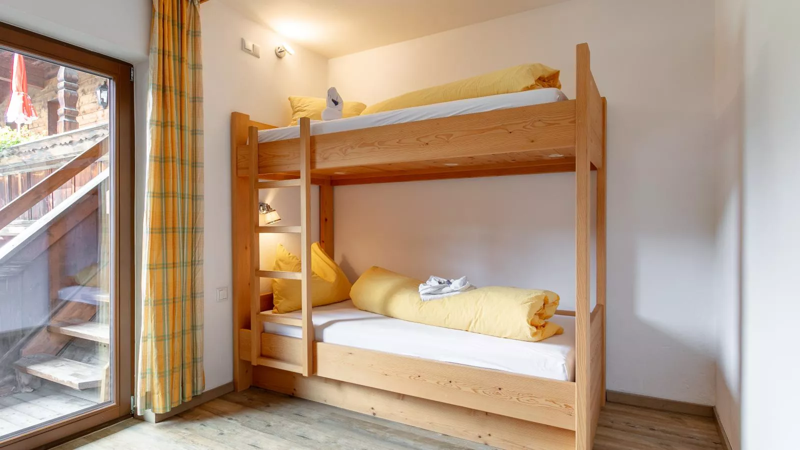 Zellner Top 9-Bedroom