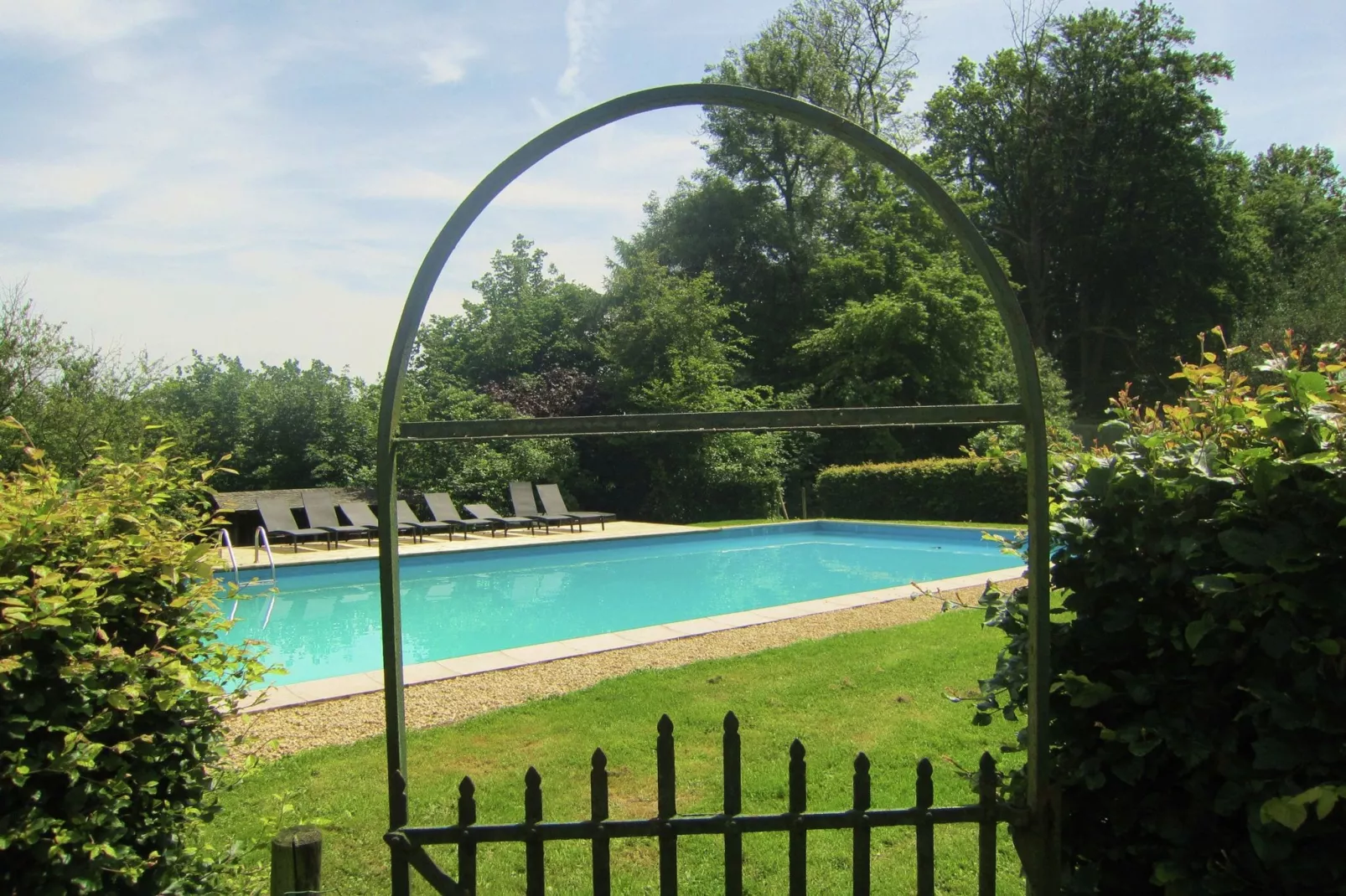 Castel Bodeux-Schwimmbad