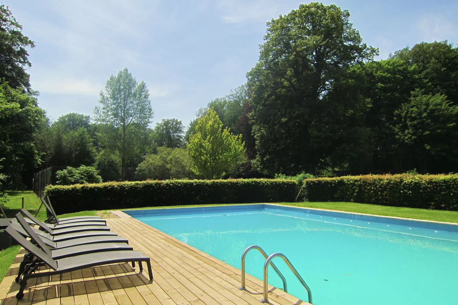 Castel Bodeux-Schwimmbad