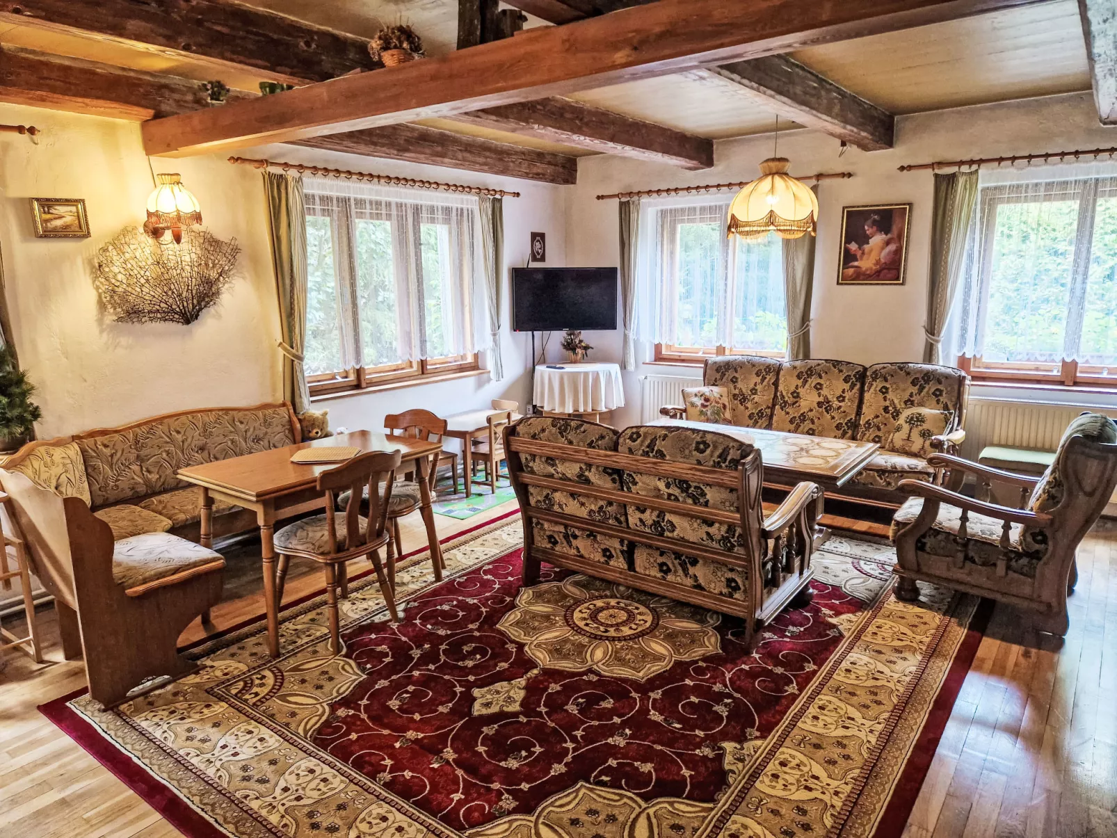 Horní Lánov-Inside