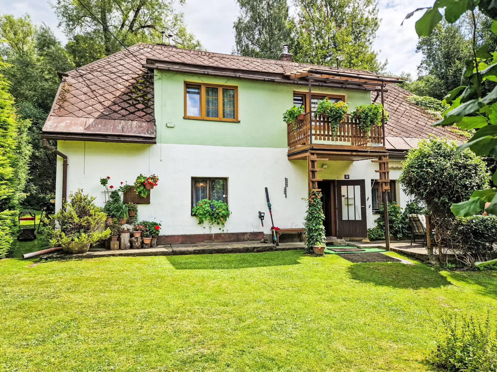 Horní Lánov-Outside