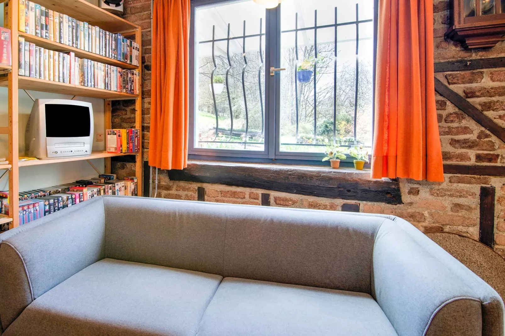 Superbe habitation pour 4 adultes-Living room