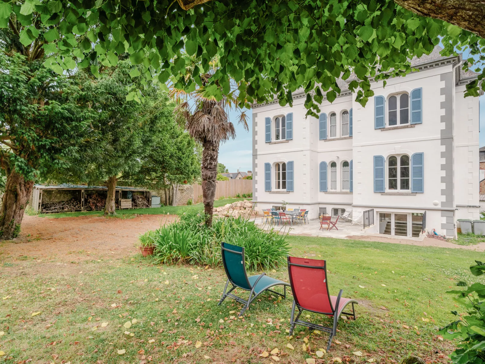 Blanc Castel-Outside