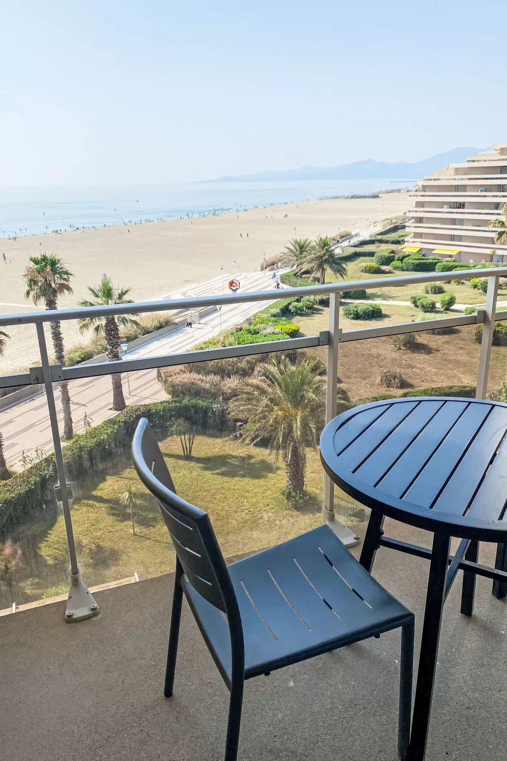 Le Beach-Outside