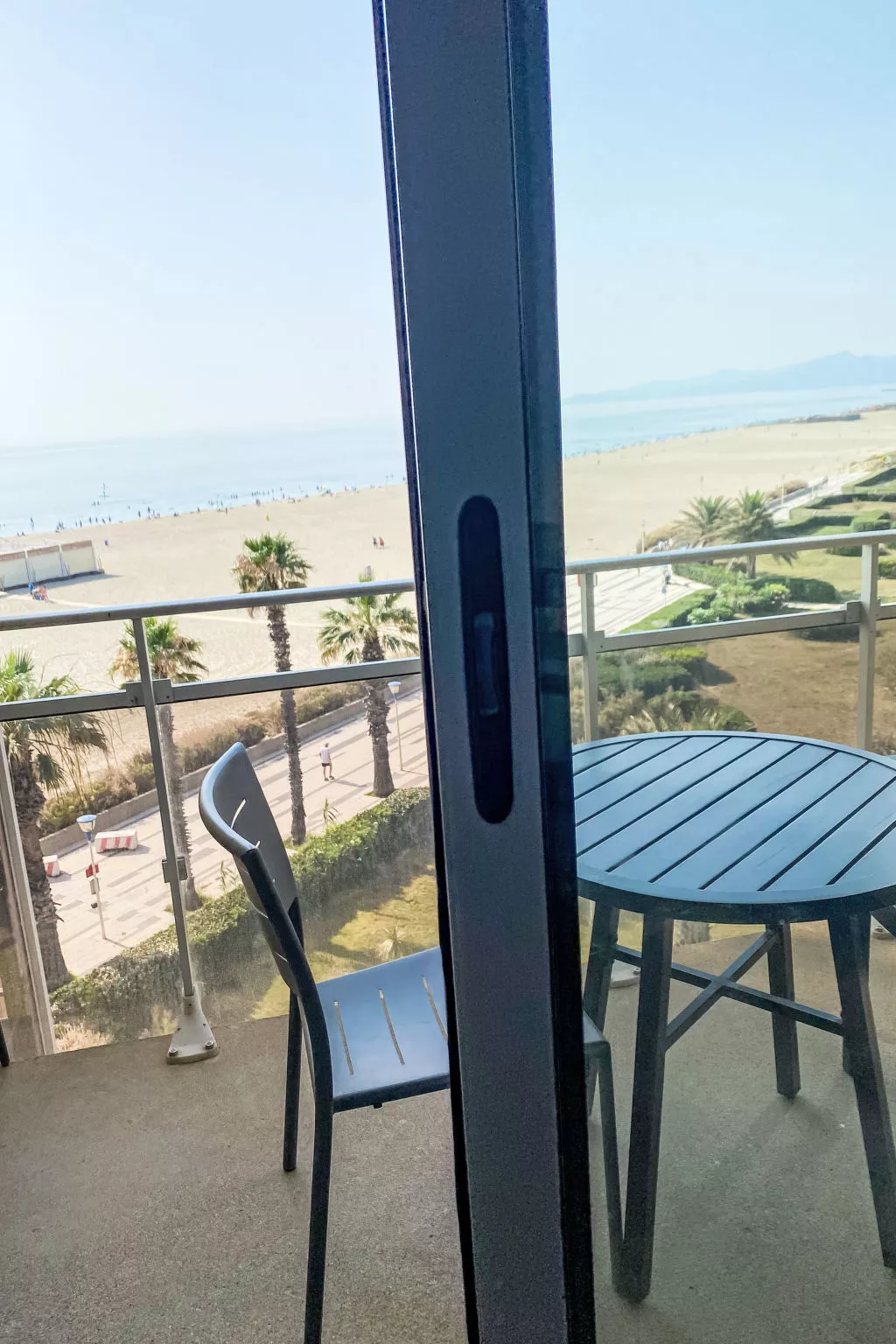 Le Beach-Outside