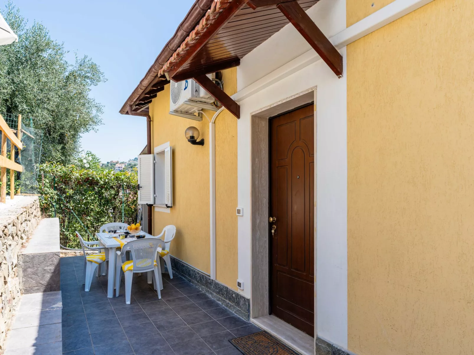 Casa Mimosa-Outside