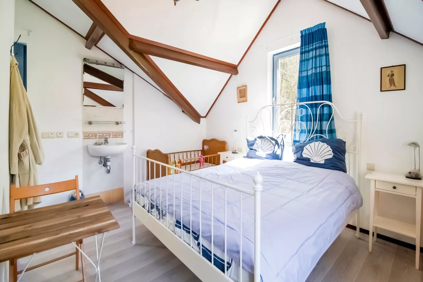 Superbe habitation pour 4 adultes-Bedroom