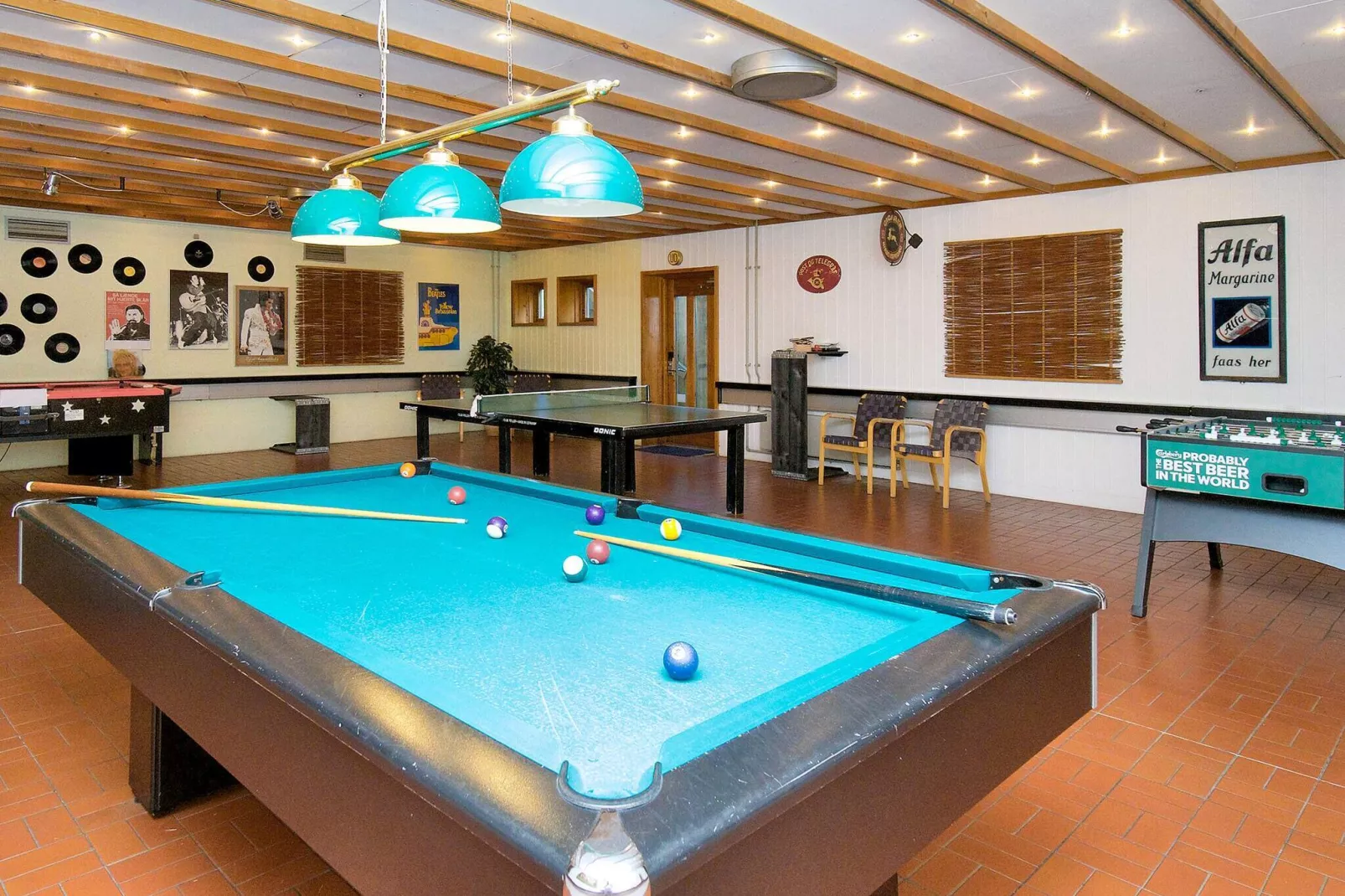 3 room,2Bad,w/partially seav.,Premium-Tanning room