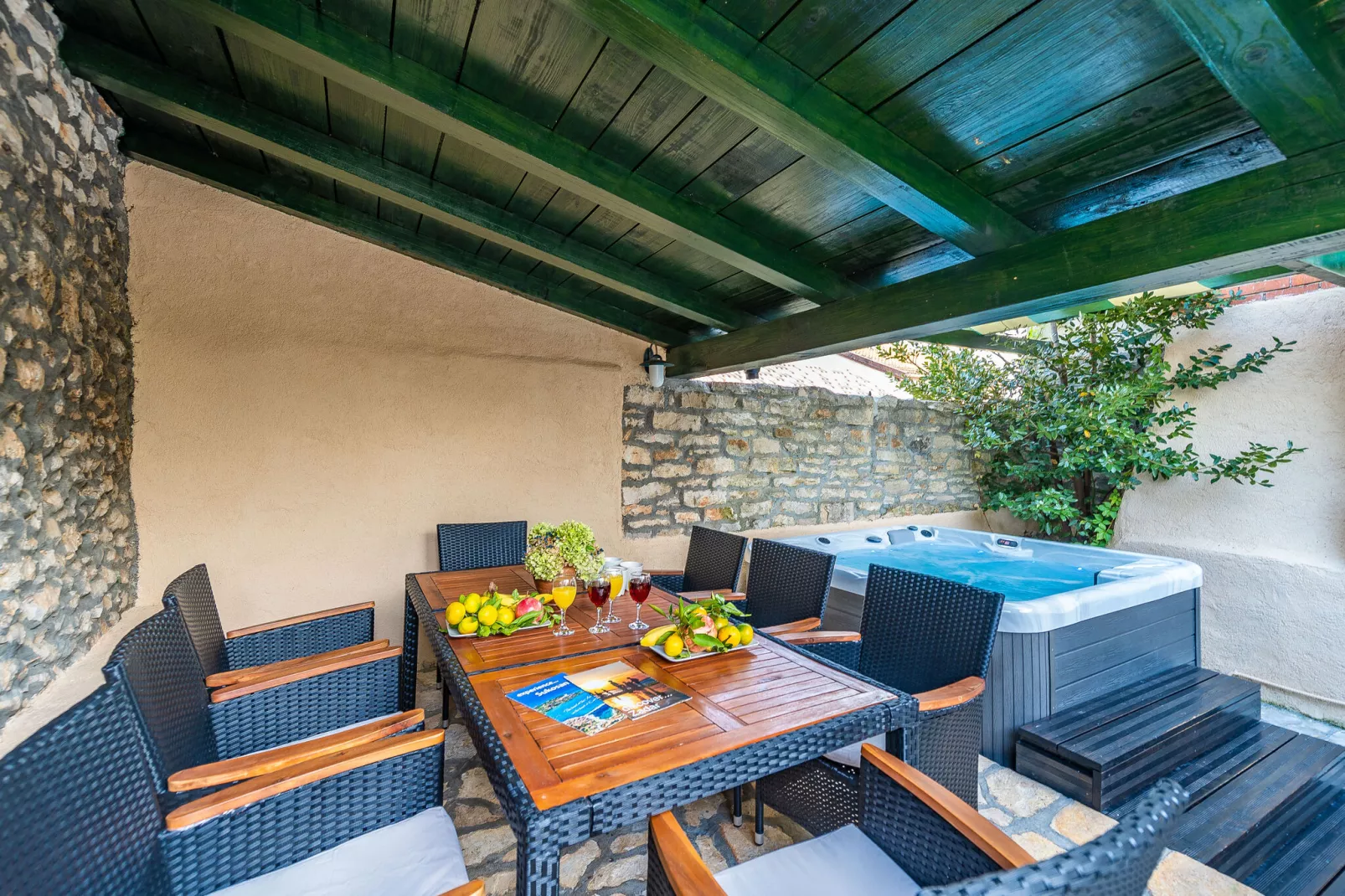 Dalmatian house Sukosan-Terrace balcony