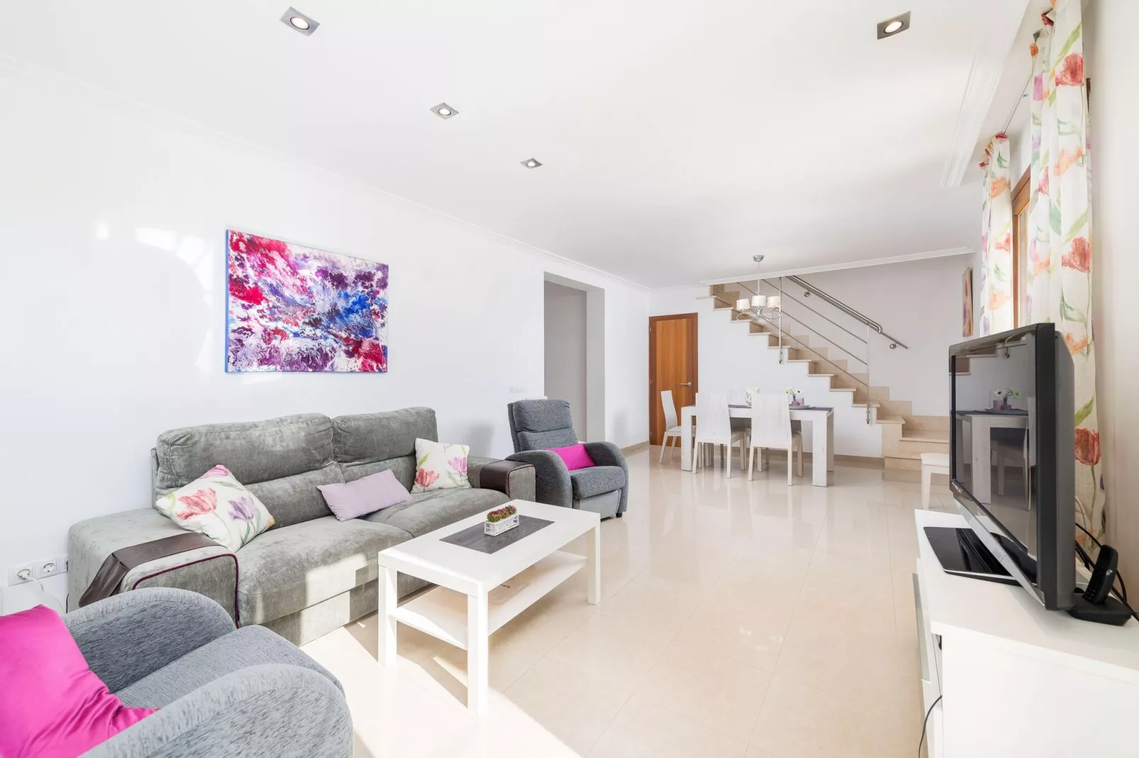 Biali-Living room