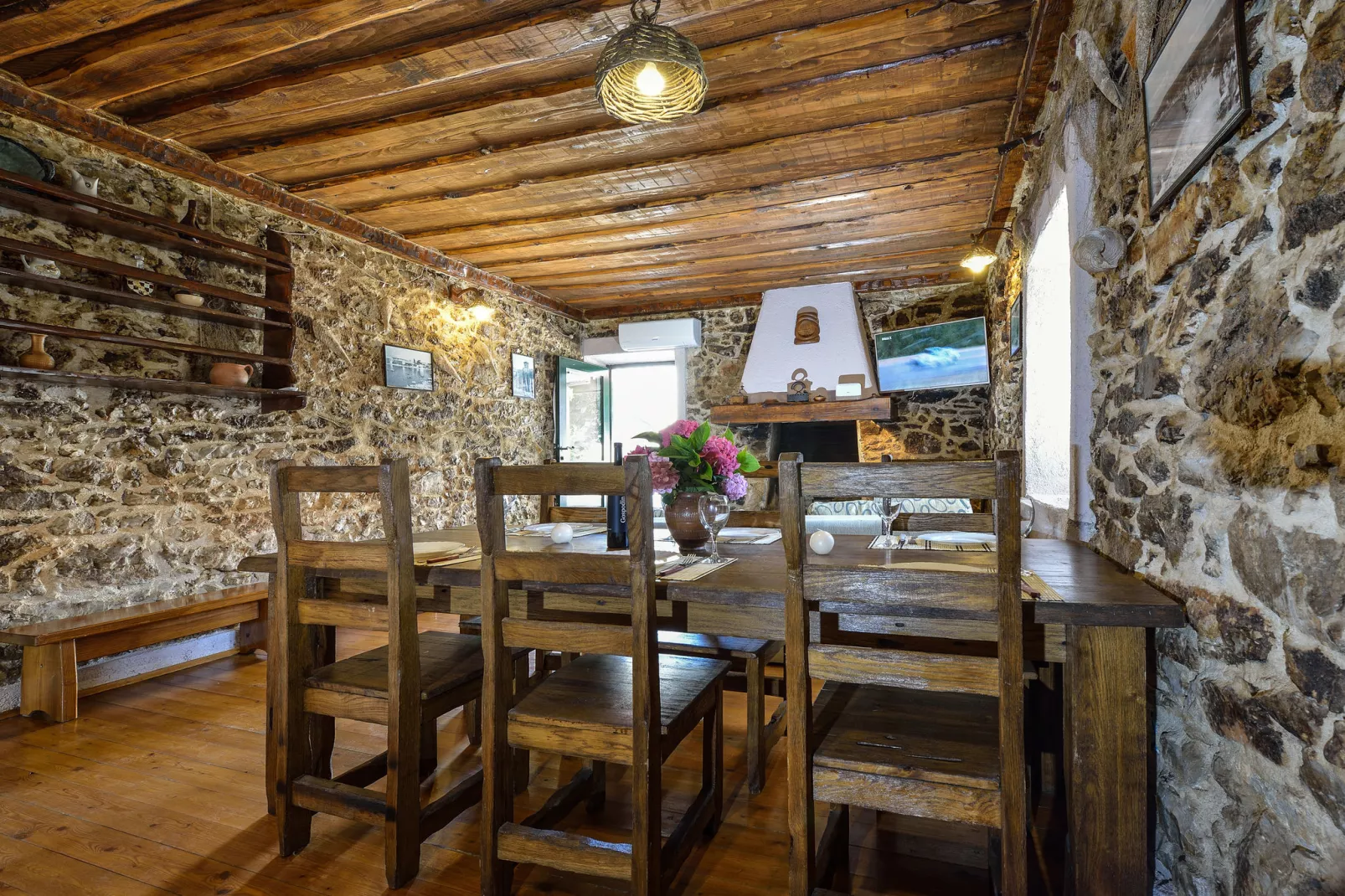 Dalmatian house Sukosan-Dining room