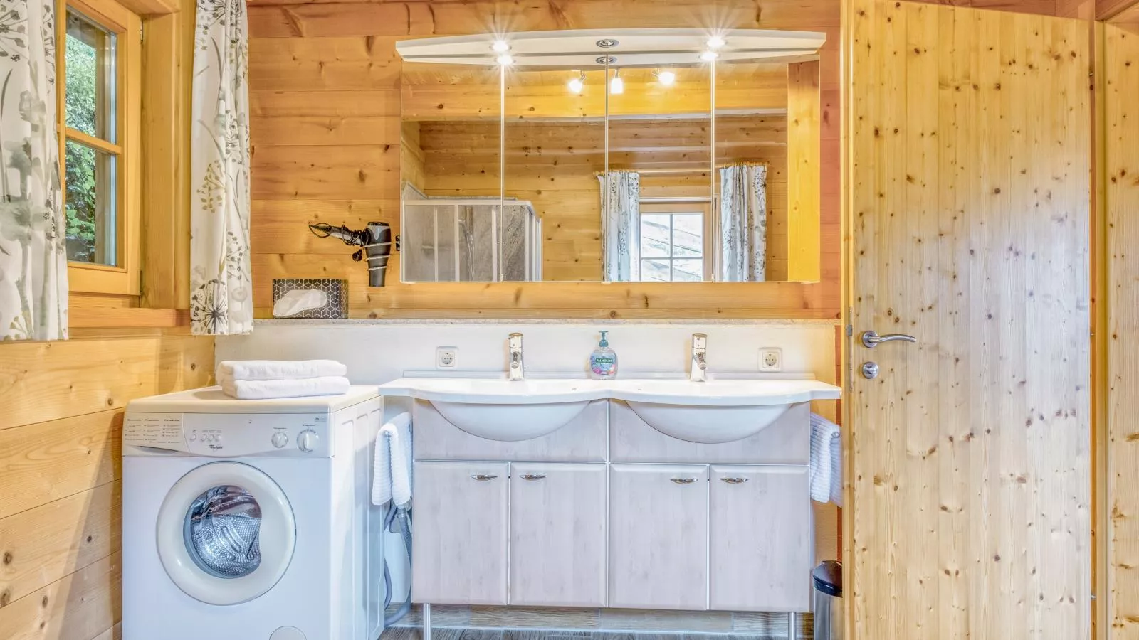 Mit Dampfbad-Bathroom