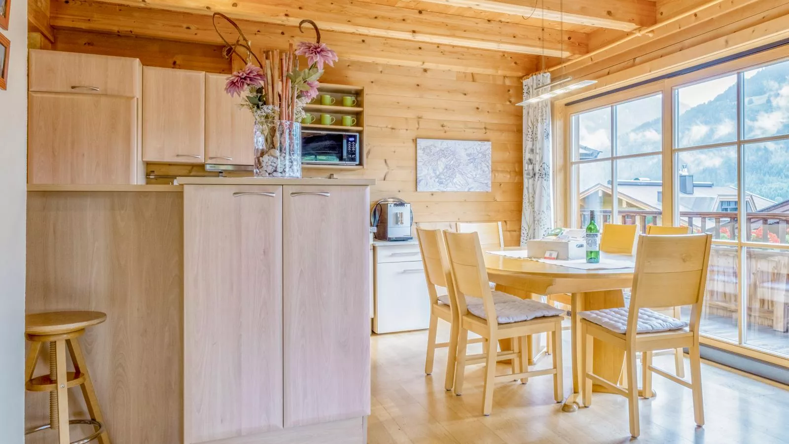 Mit Dampfbad-Dining room