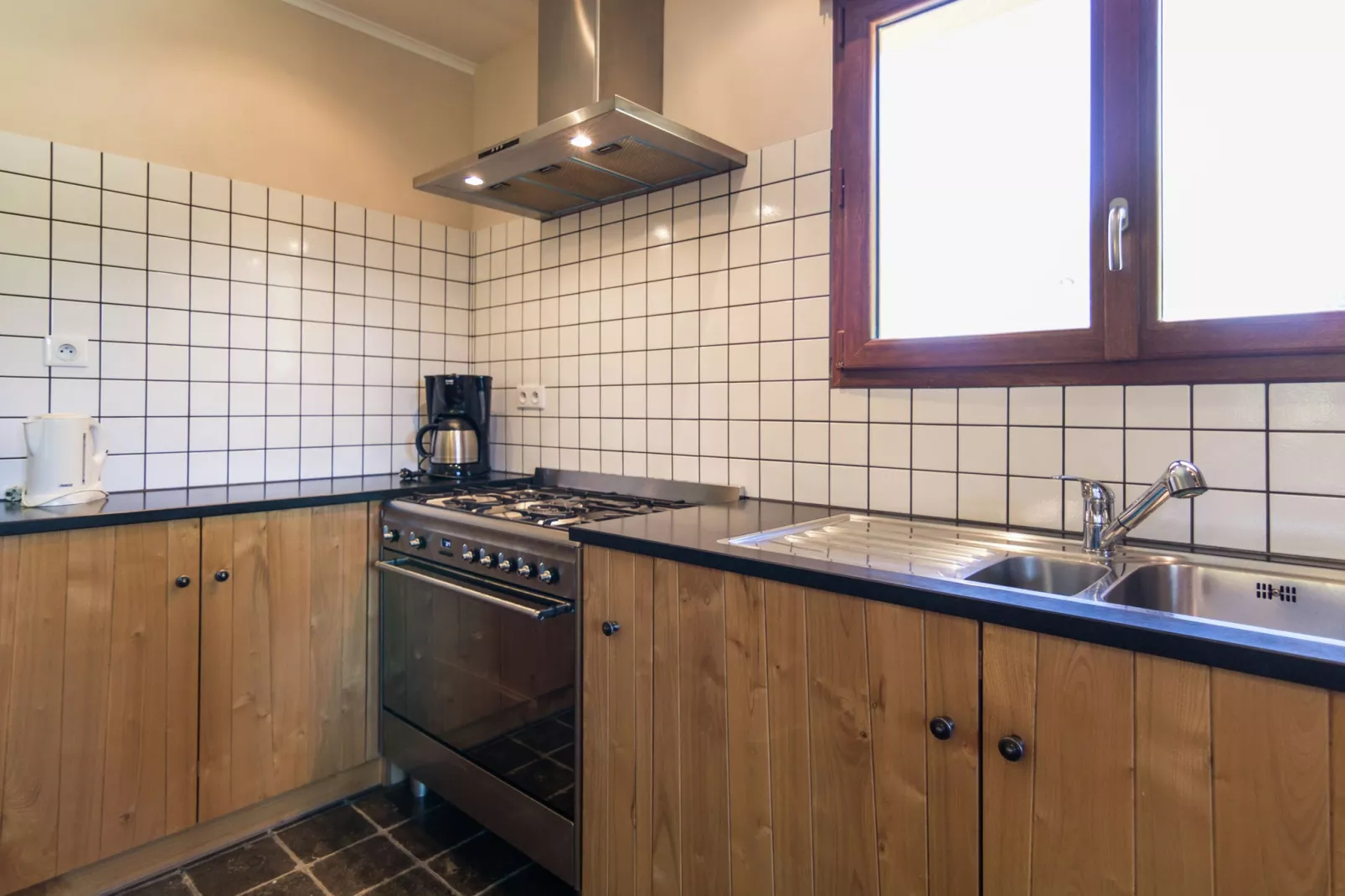 Villa Montignac-Kitchen