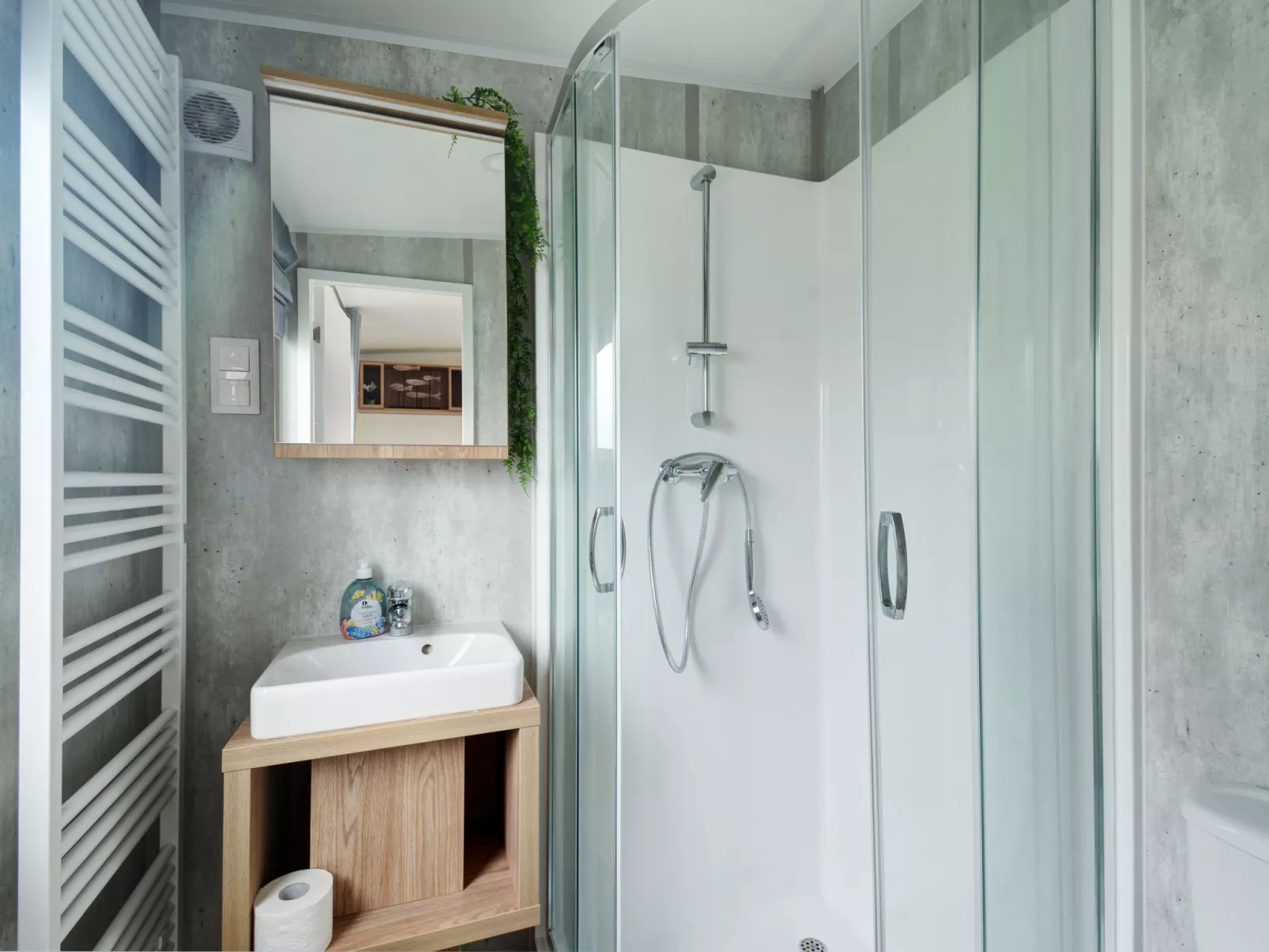 Tiny Haus Central-Inside