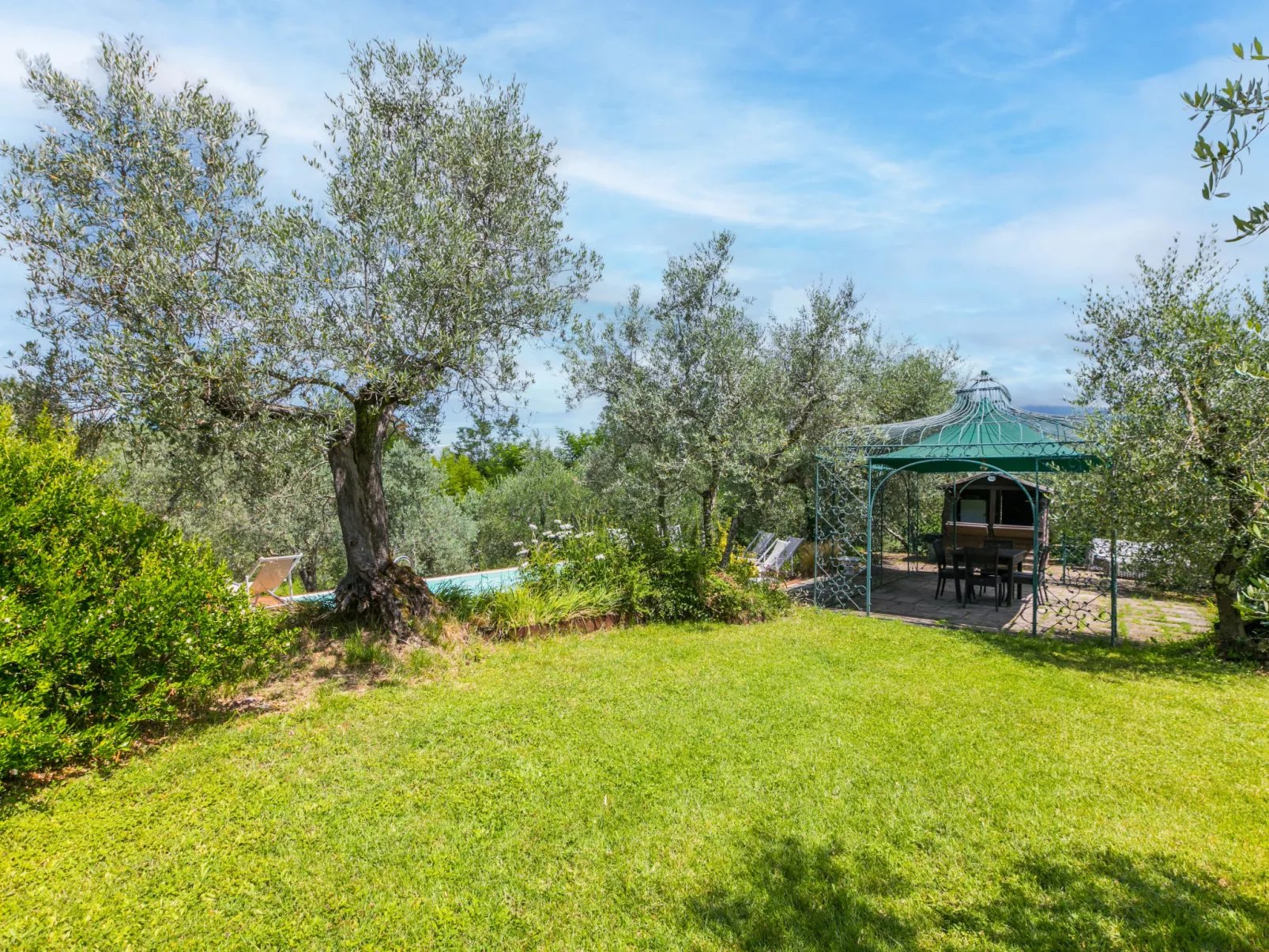 Villa Vittoria-Outside