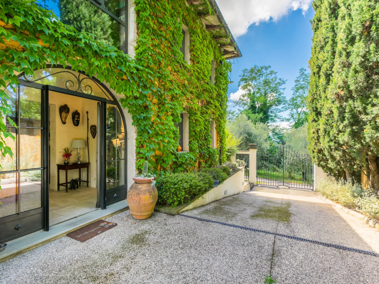 Villa Vittoria-Outside