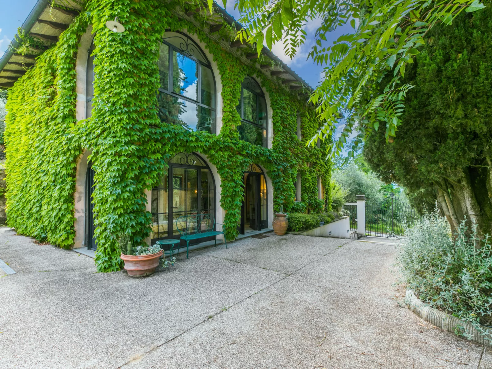 Villa Vittoria-Outside