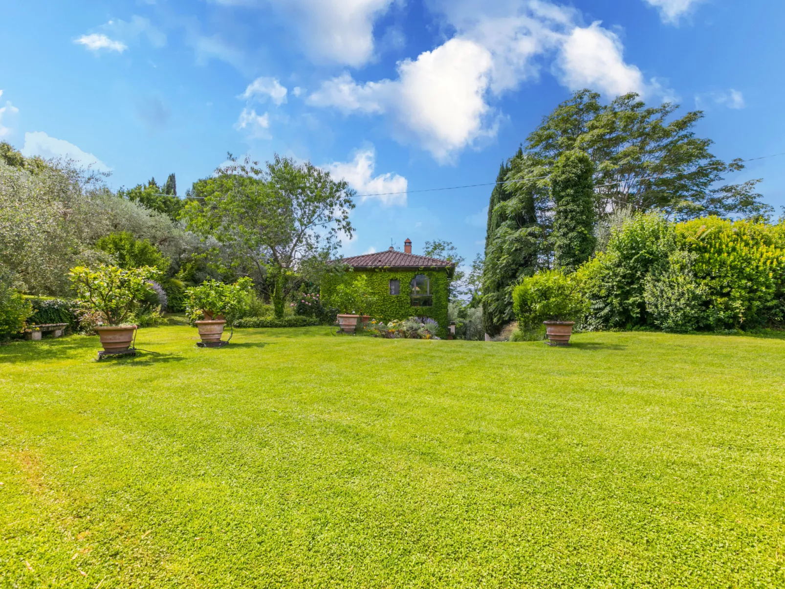 Villa Vittoria-Outside