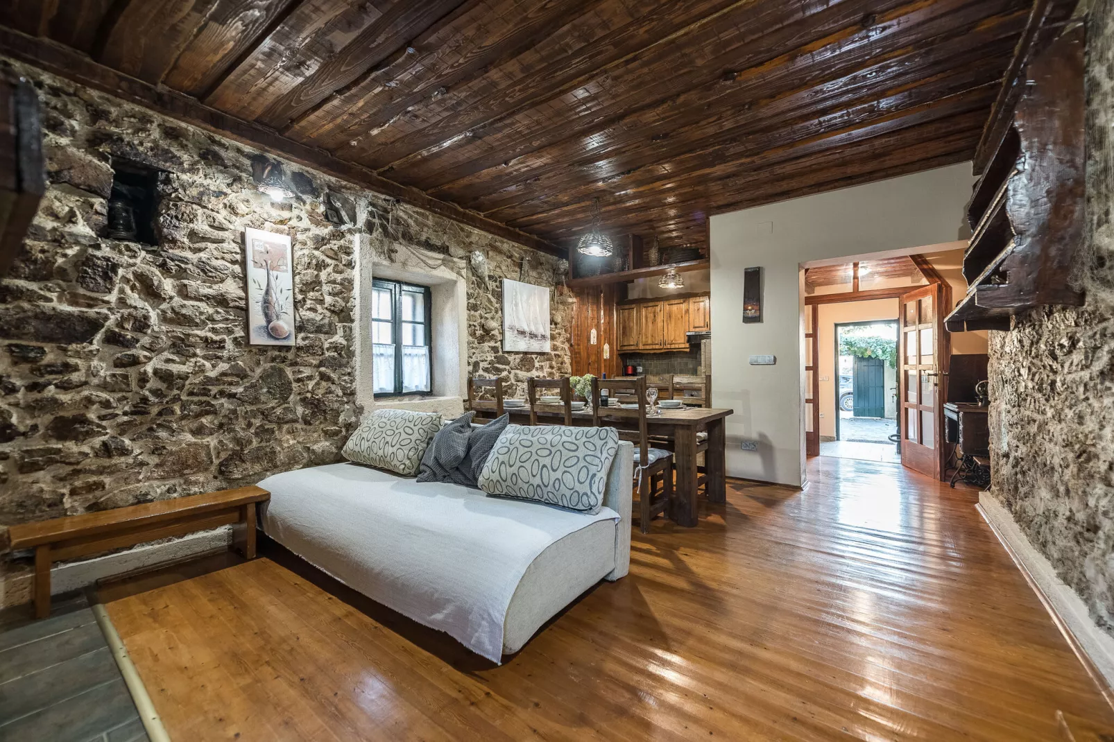 Dalmatian house Sukosan-Living room