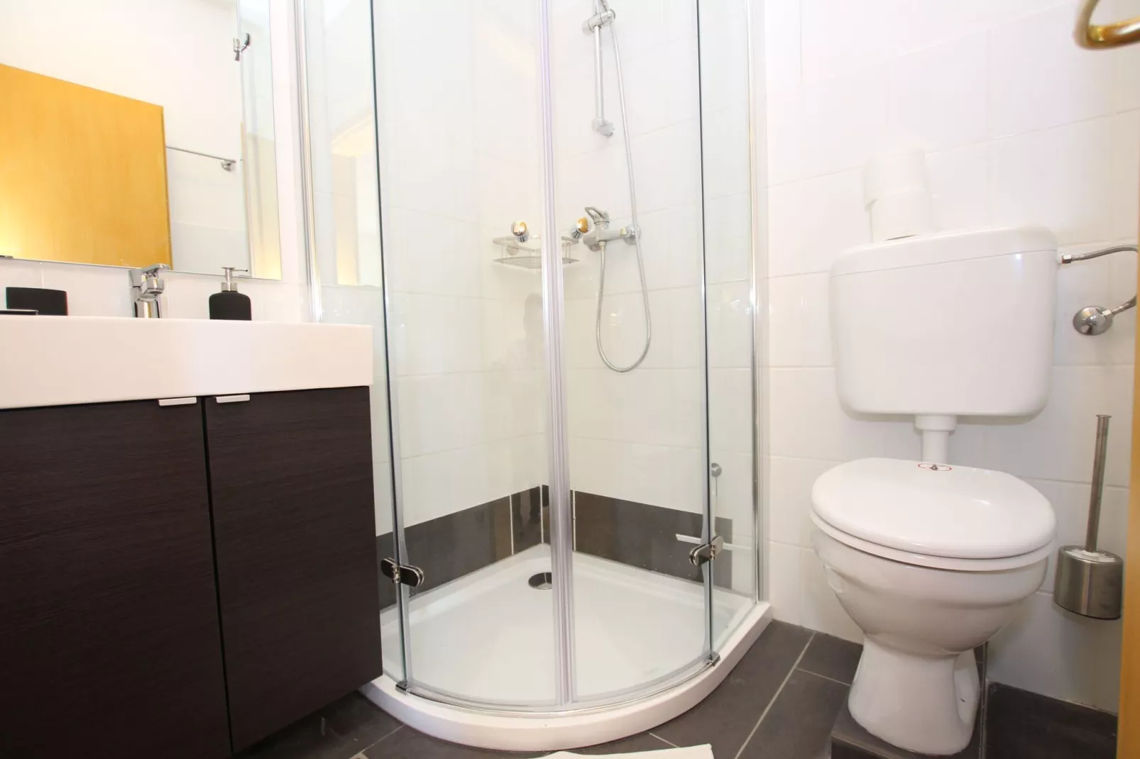 Apartment 3 Rochowsee-Bathroom