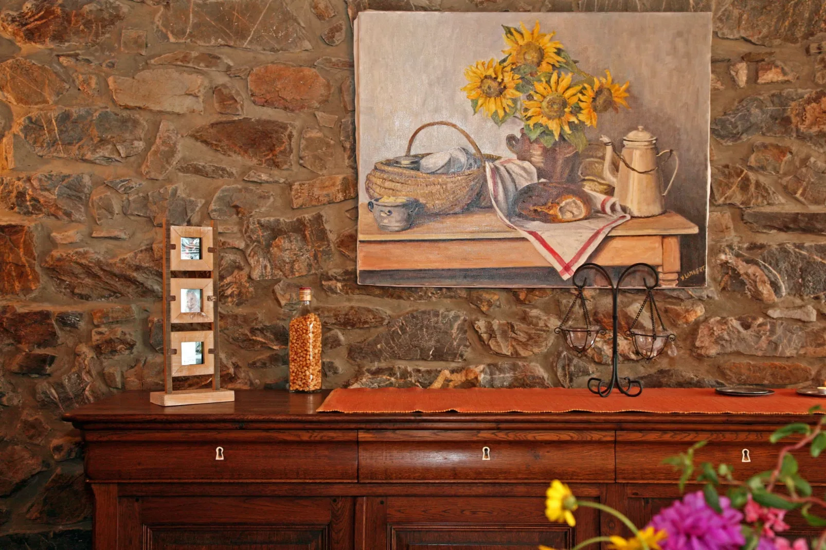 Clos Simon d Exbomont-Dining room