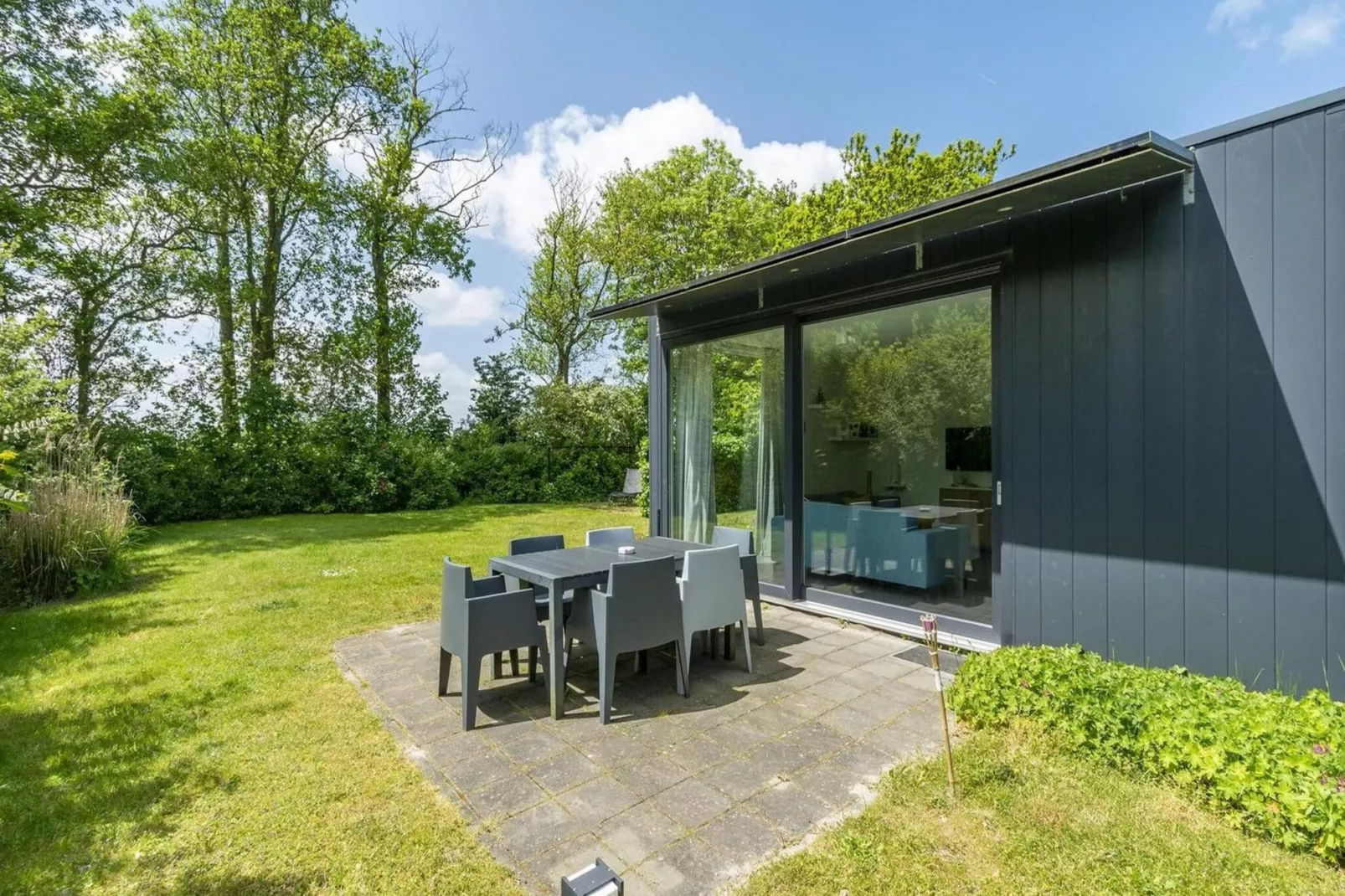 Bungalow Uitwaayer-Exterior summer