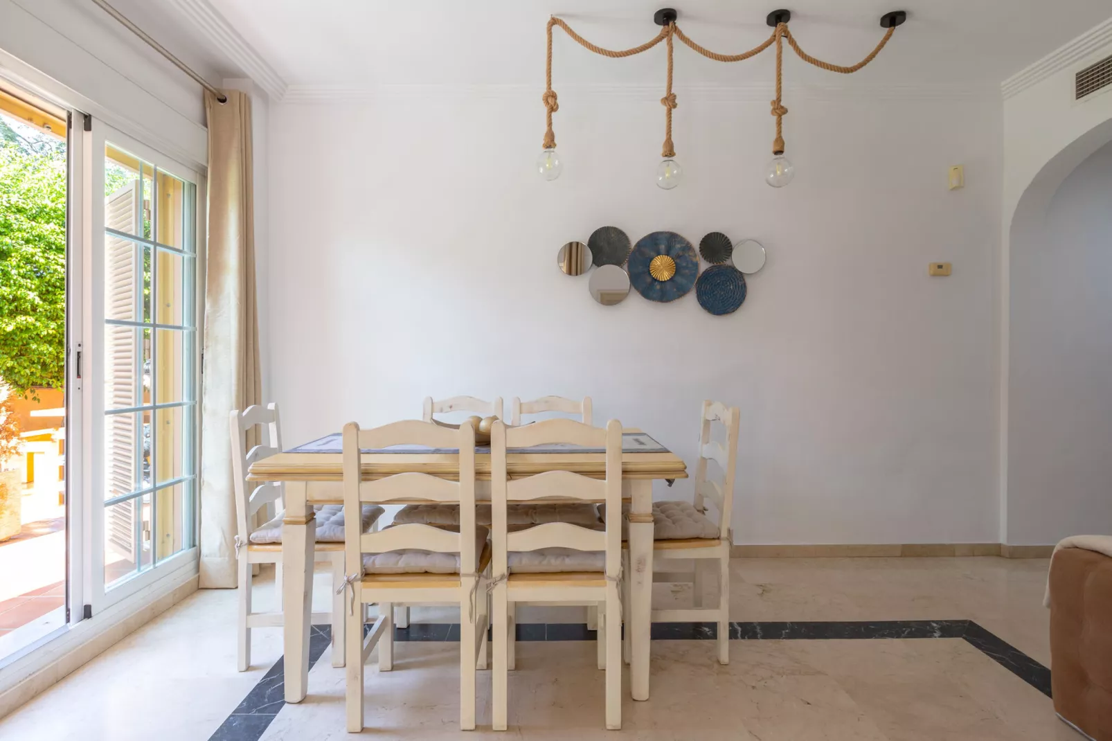 Mar Bella-Dining room