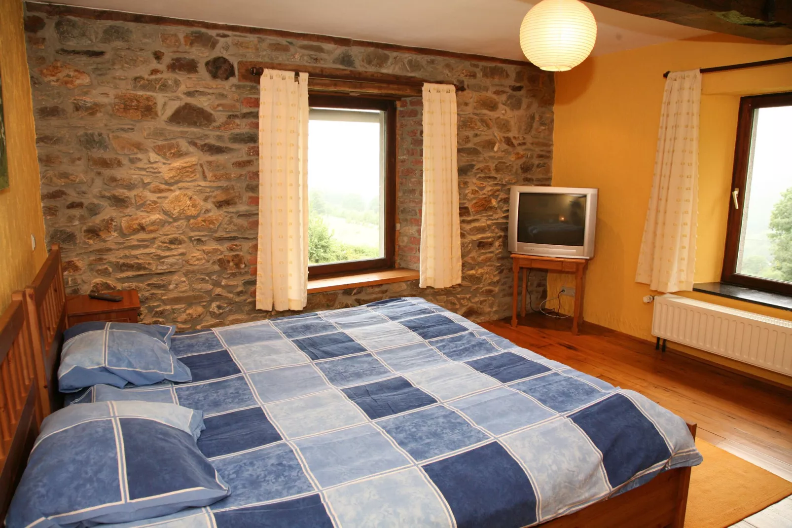 Clos Simon d Exbomont-Bedroom