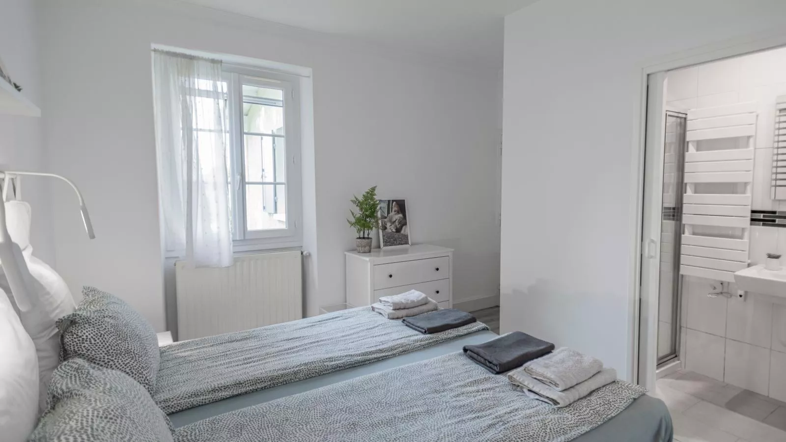 La Maison sur la Colline-Bedroom