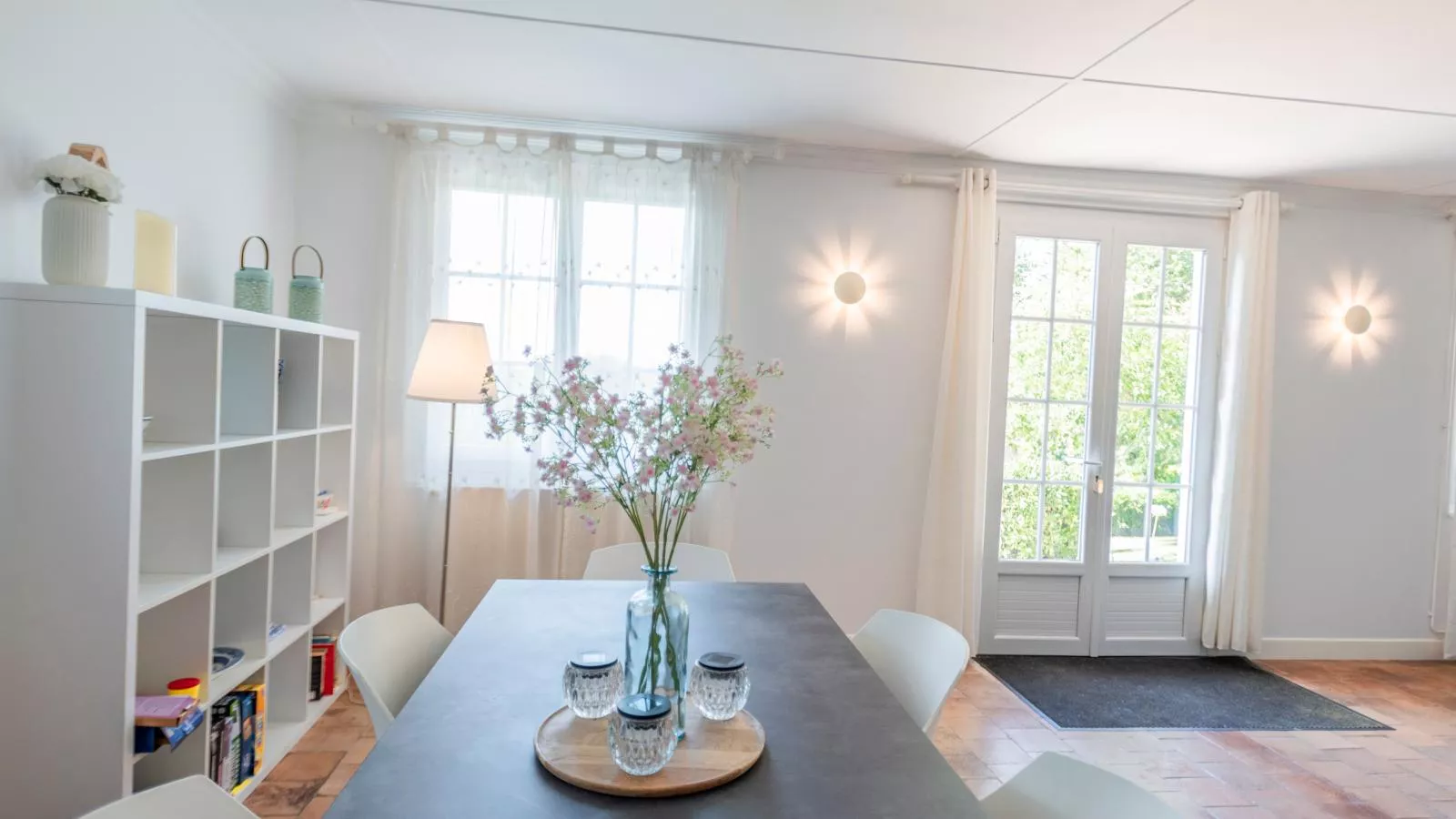 La Maison sur la Colline-Dining room