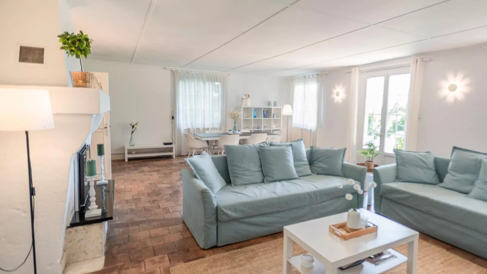 La Maison sur la Colline-Living room