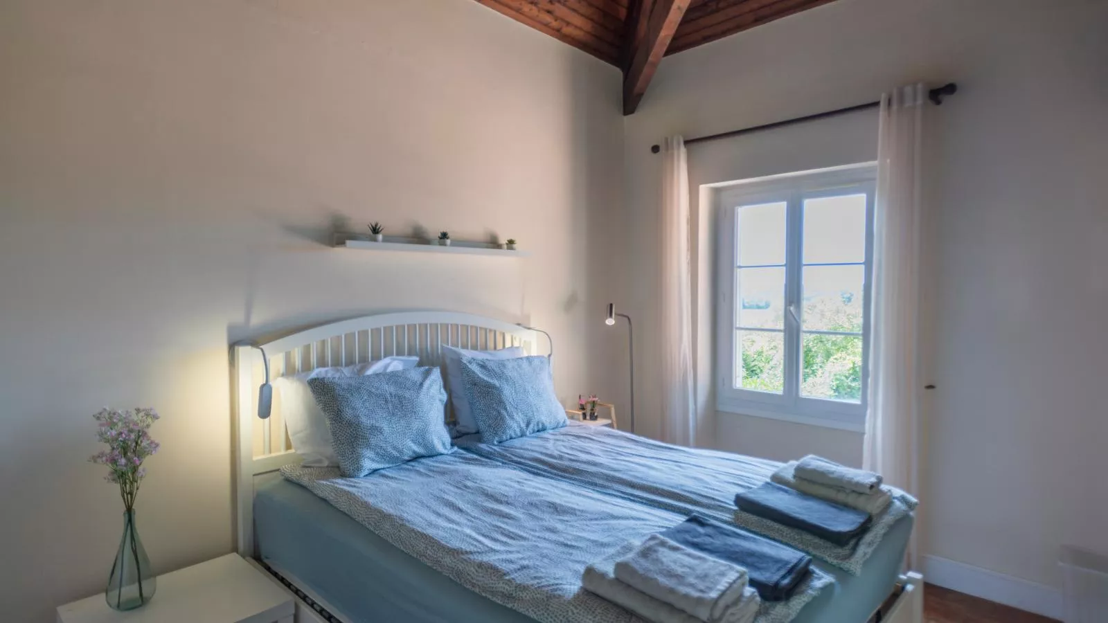 La Maison sur la Colline-Bedroom