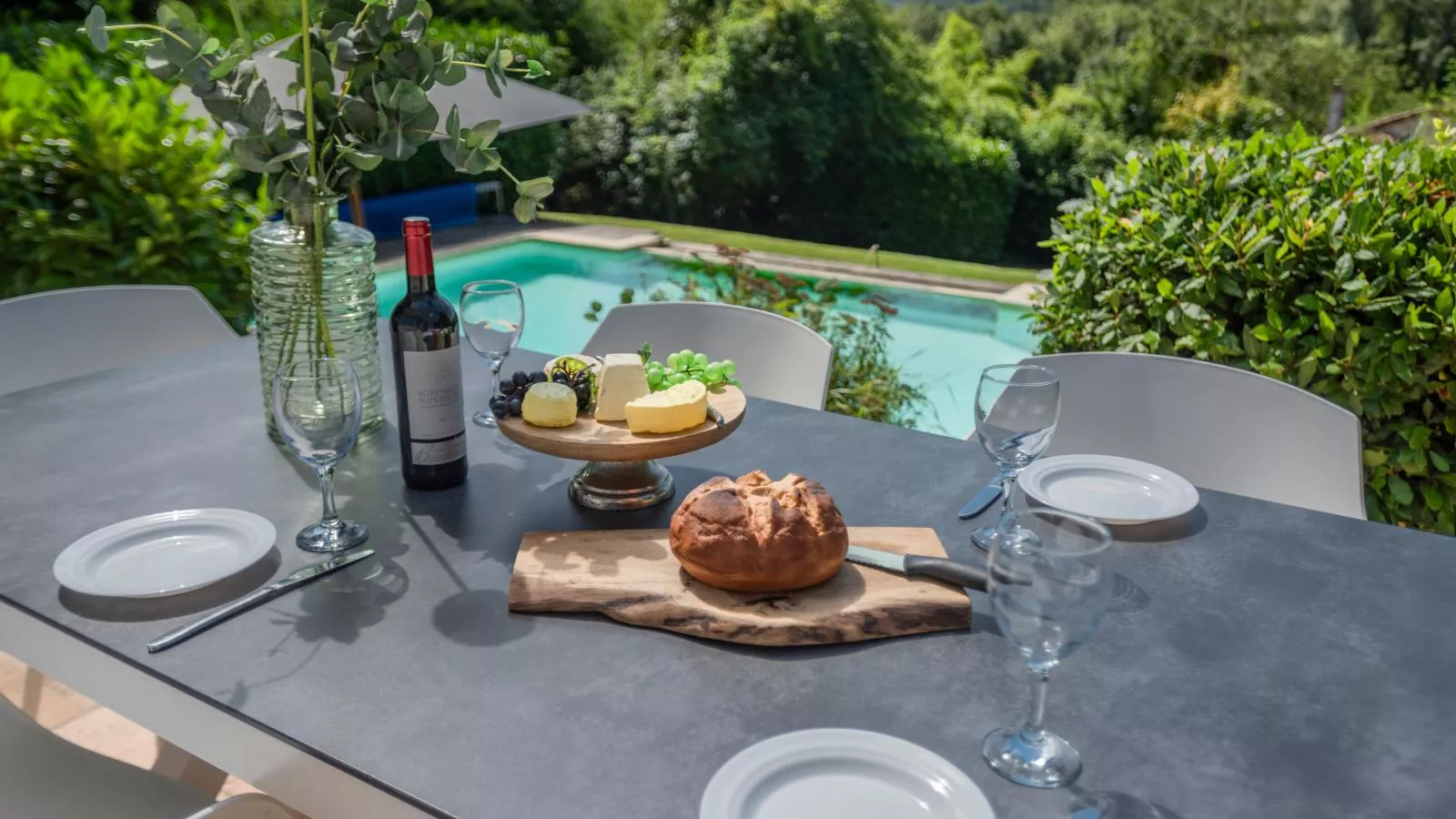 La Maison sur la Colline-Terrace balcony