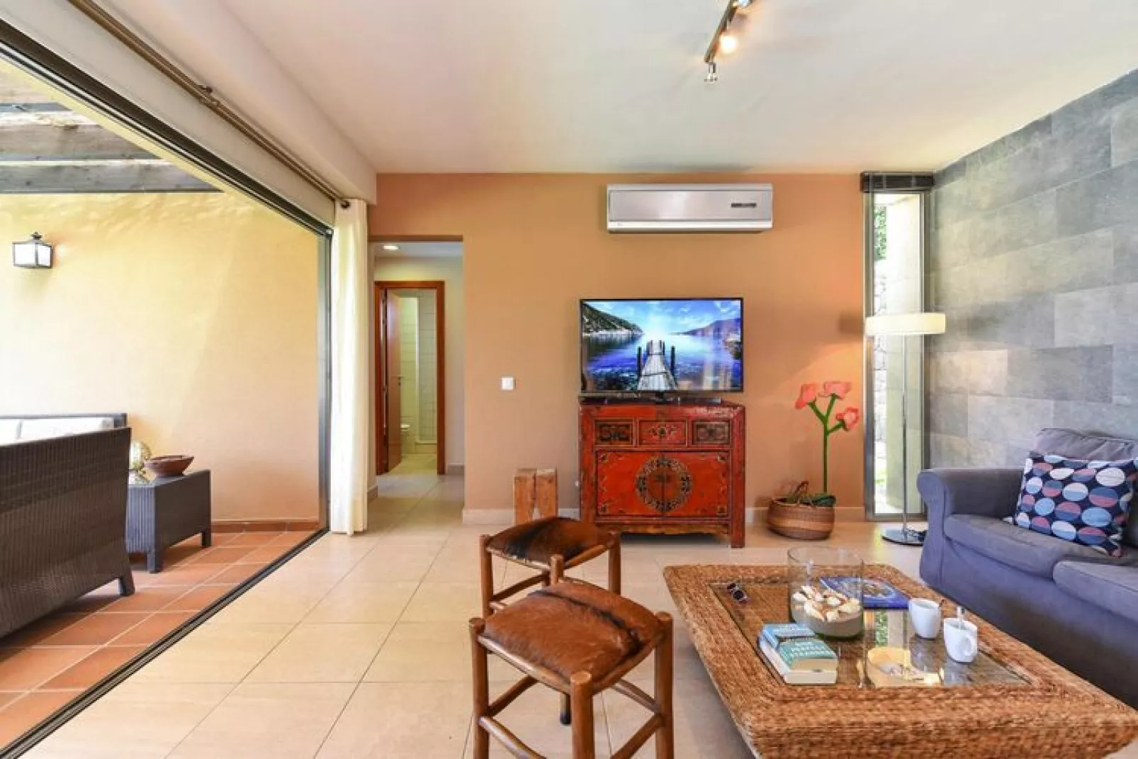 Par 4 Villa 18-Living room