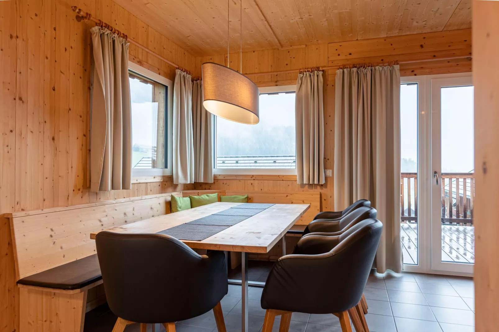 Almdorf Hohentauern 57-Salle à manger